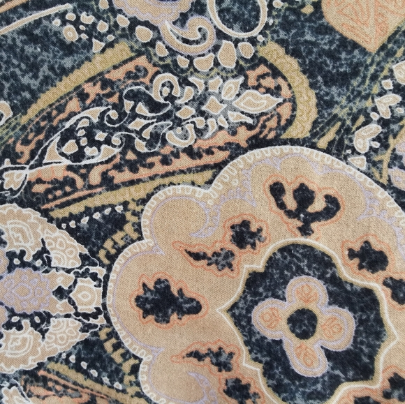 Scarf/ Wrap - Picture 2 of 5